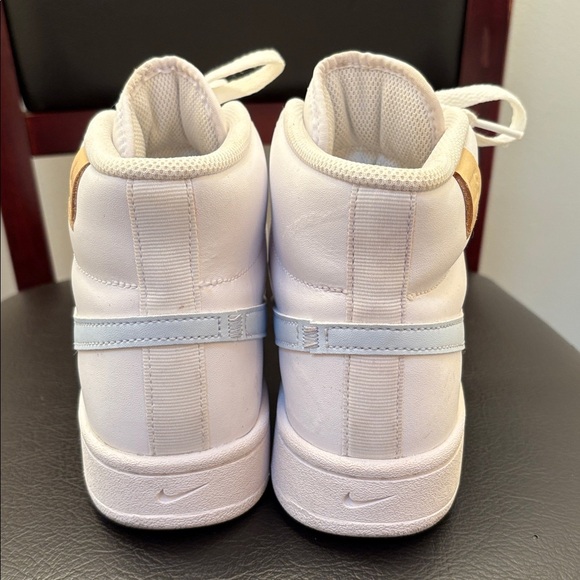 Woman’s Nike Classic Royale 2 White High-Tops Size 8.5 - Picture 3 of 3
